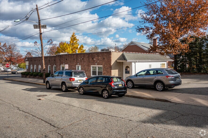 More Photos Of 329 Amboy Ave, Woodbridge Medical For Sale
