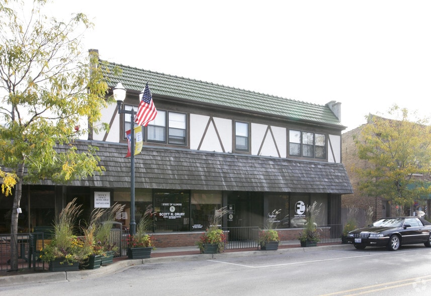 Primary Photo Of 421-427 Sheridan Rd, Highwood Medical For Lease