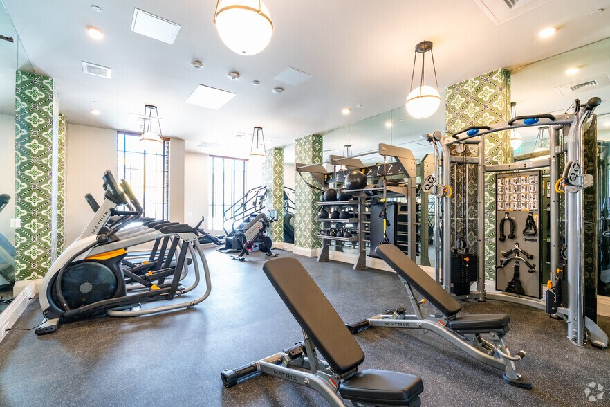 More Photos Of 2865 18th St, San Francisco Apartments For Lease