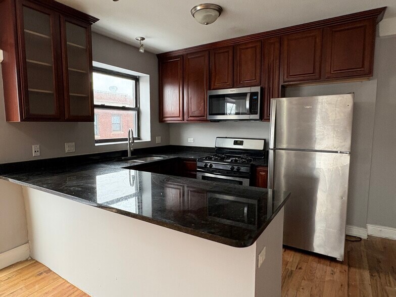 More Photos Of 4627 S Drexel Blvd, Chicago Apartments For Sale