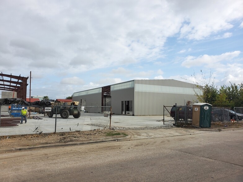 More Photos Of 9334 Ronda Ln, Houston Industrial For Lease
