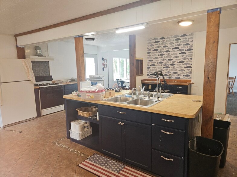 More Photos Of 2212 Okoboji Ave, Milford Multifamily For Sale