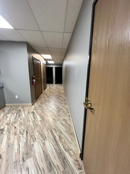 More Photos Of 10580 Barkley St, Overland Park Medical For Sale