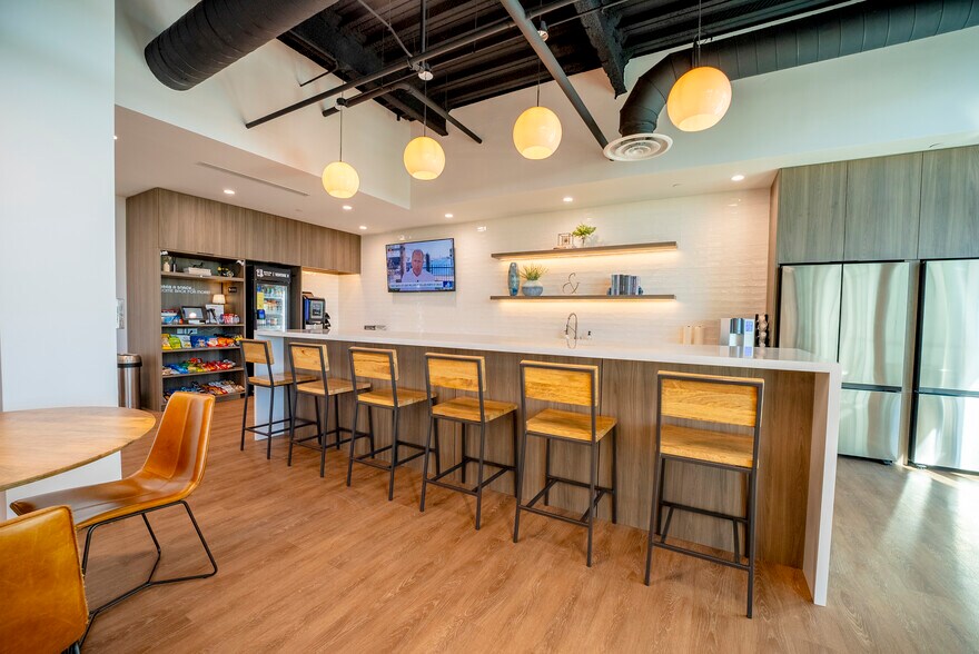 More Photos Of 8350 NW 52nd Ter, Doral Office For Lease