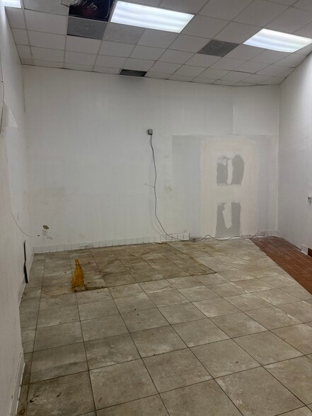 More Photos Of 3801-3817 Pacific Coast Hwy, Torrance Storefront For Lease