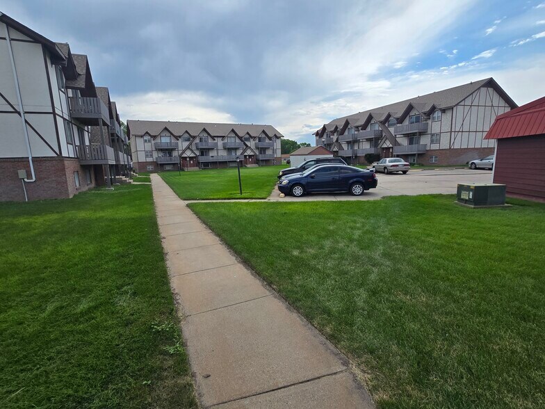More Photos Of 1612 E D St, North Platte Apartments For Sale