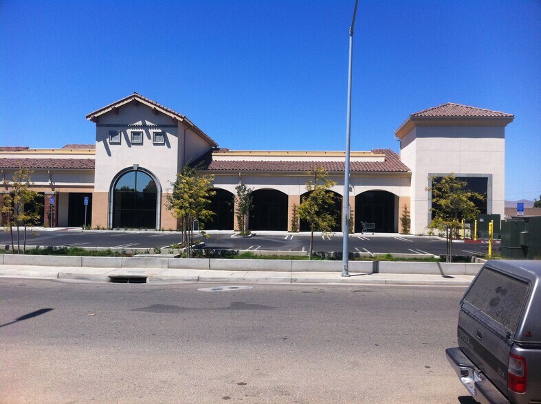 More Photos Of 560 S Blosser Rd, Santa Maria Storefront Retail Office For Lease
