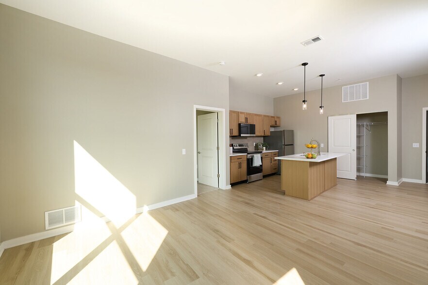 More Photos Of 1055 Yard St, Grandview Heights Apartments For Lease