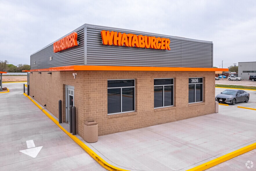 More Photos Of 3600 Olton Rd, Plainview Fast Food For Sale