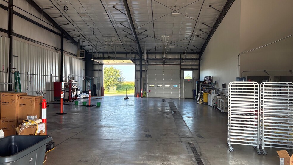 More Photos Of 4592 Dale Dr, Lafayette Industrial For Lease