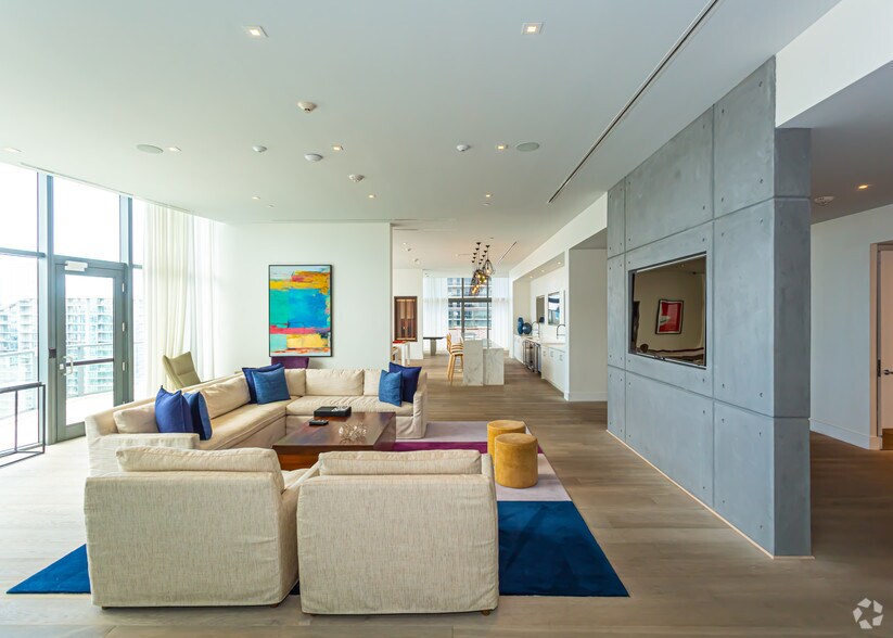 More Photos Of 86 SW 8th St, Miami Apartments For Lease