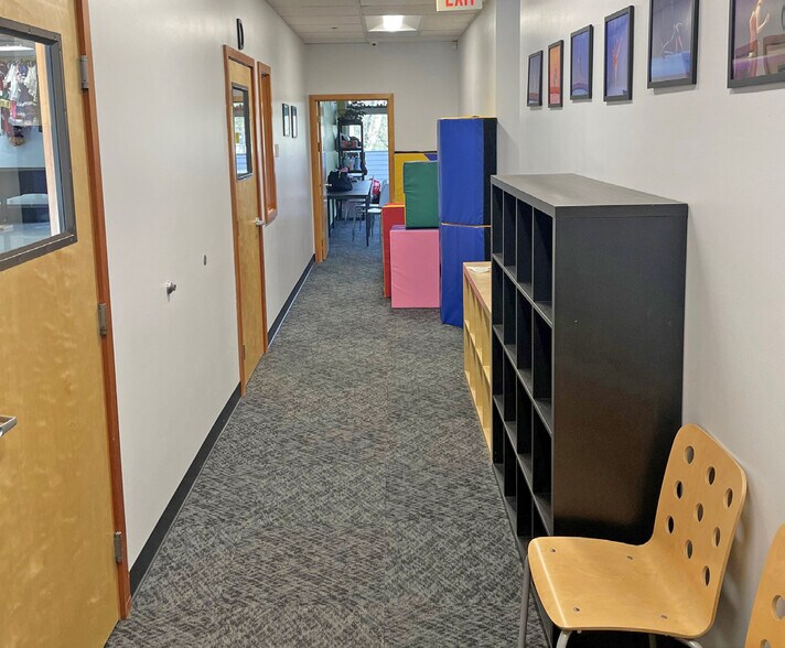 More Photos Of 320 3rd Ave NE, Issaquah Office For Sale