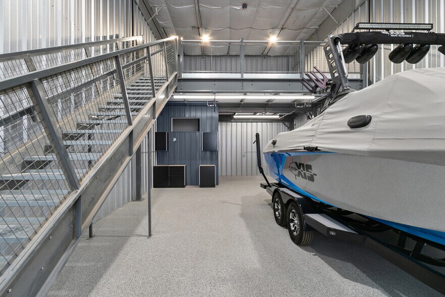 More Photos Of 5380 Ronald Reagan Blvd, Johnstown Light Distribution For Sale