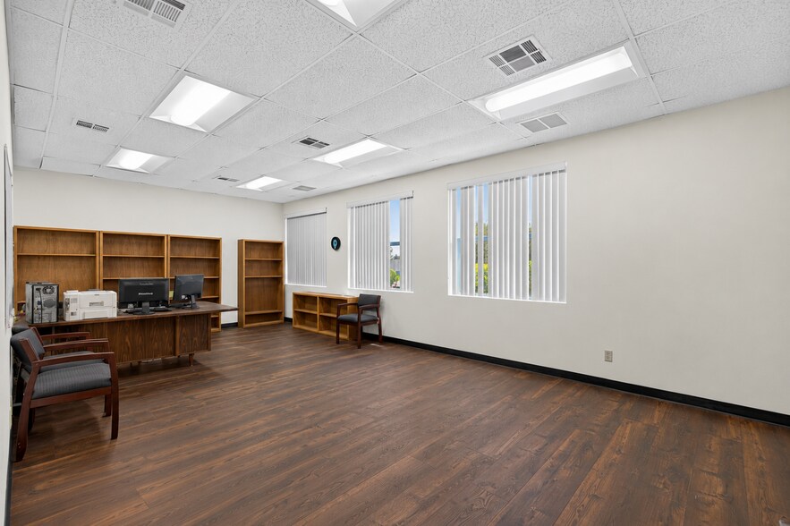More Photos Of 19651 Nordhoff Way, Northridge Flex For Lease