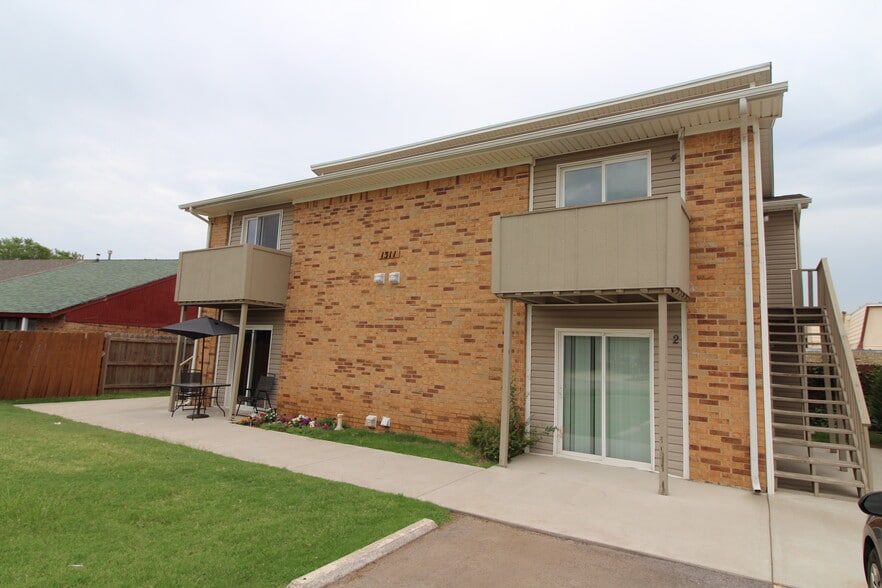 More Photos Of 1311 Glen Oaks Ct, Norman Apartments For Sale