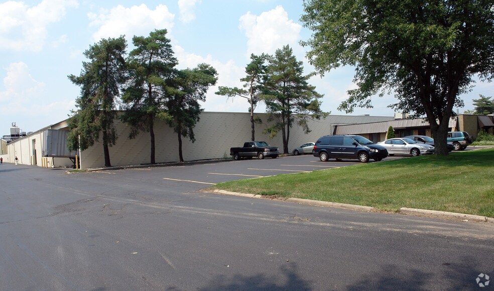 More Photos Of 799 Ladd Rd, Walled Lake Manufacturing For Lease
