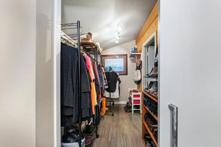 More Photos Of 3530 NE Old Belfair Hwy, Belfair Convenience Store For Sale