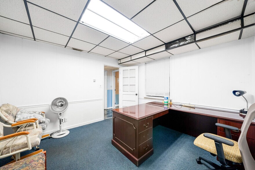 More Photos Of 1959 Fort Campbell Blvd, Clarksville Freestanding For Sale