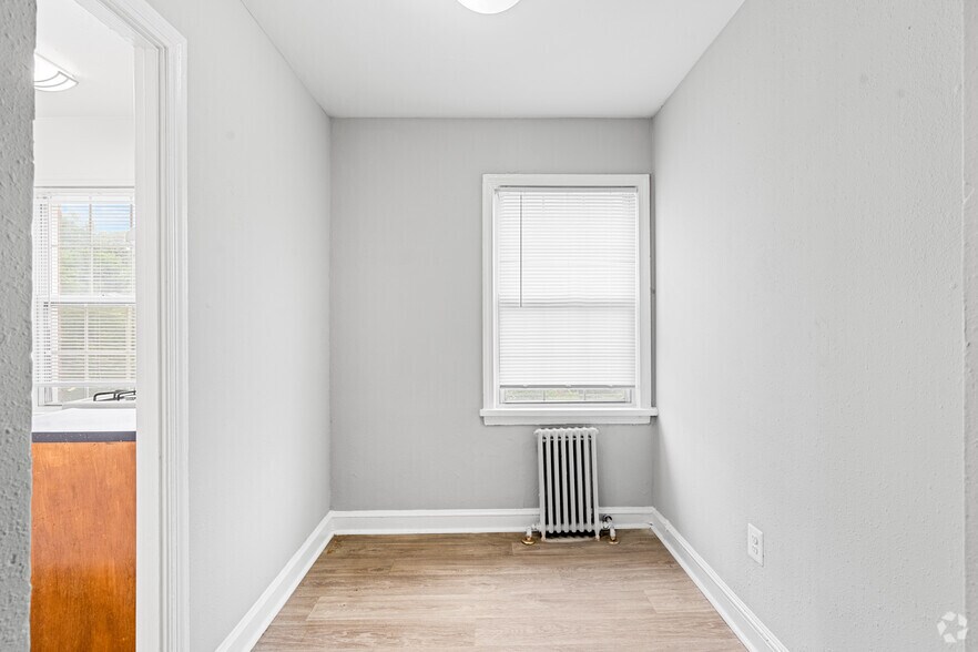 More Photos Of 32 Chesapeake St SW, Washington Apartments For Sale