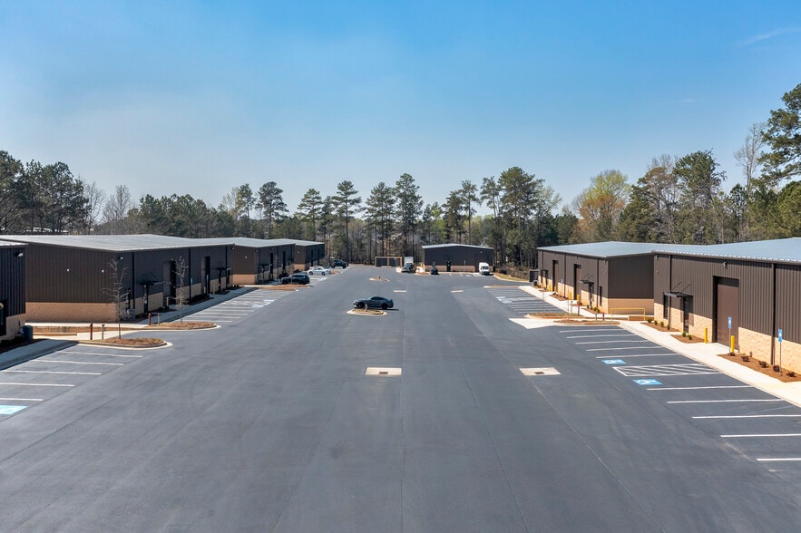 More Photos Of 200 Charles Ct, McDonough Warehouse For Lease