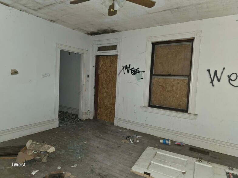 More Photos Of 12245 Bellefontaine Rd, Spanish Lake Office For Sale