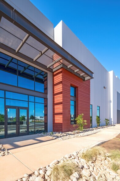 More Photos Of 9512 E Elliot Rd, Mesa Warehouse For Lease