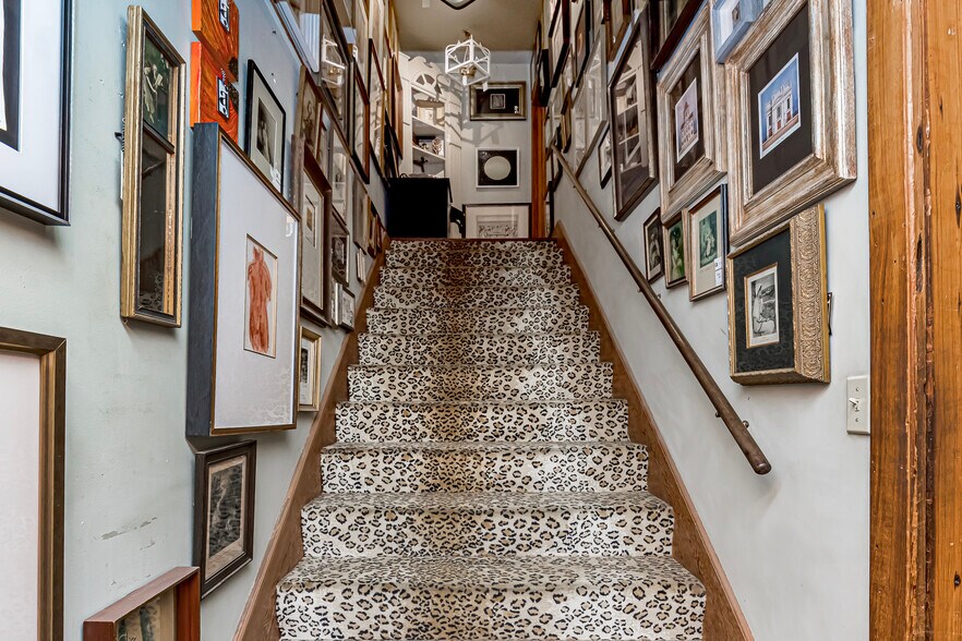 More Photos Of 545-555 S Foster Dr, Baton Rouge General Retail For Sale