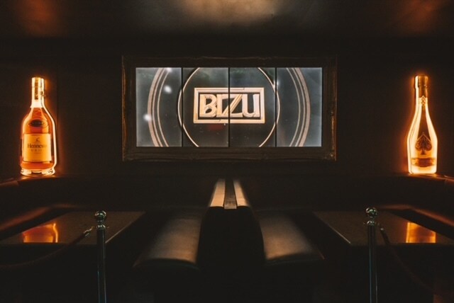 More Photos Of 35 NW 3rd Ave, Portland Bar For Sale