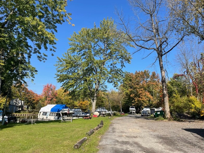 More Photos Of 9503 Hitchcock Point, Bridgeport Marina For Sale