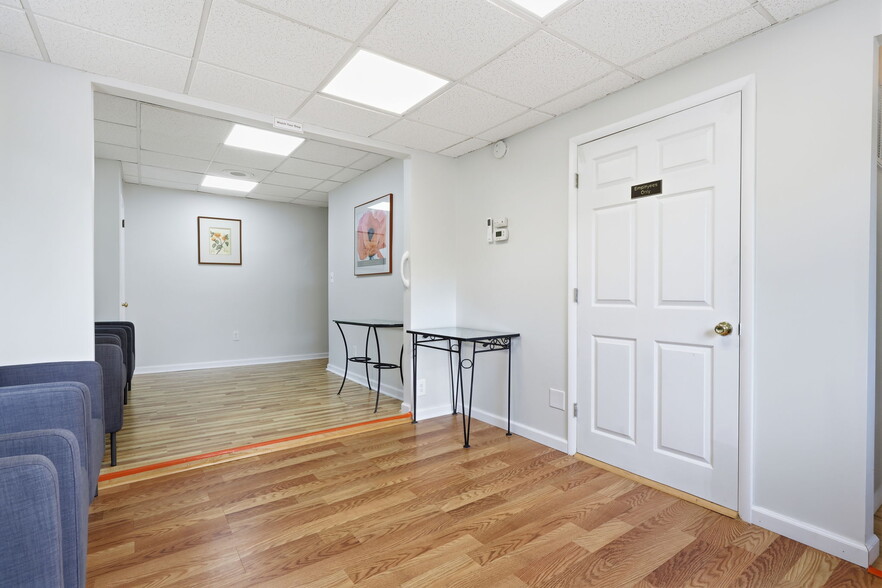 More Photos Of 168 White Horse Ave, Hamilton Office For Sale