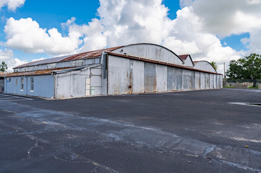 More Photos Of 5991 SE Circle Dr, Arcadia Flex For Sale