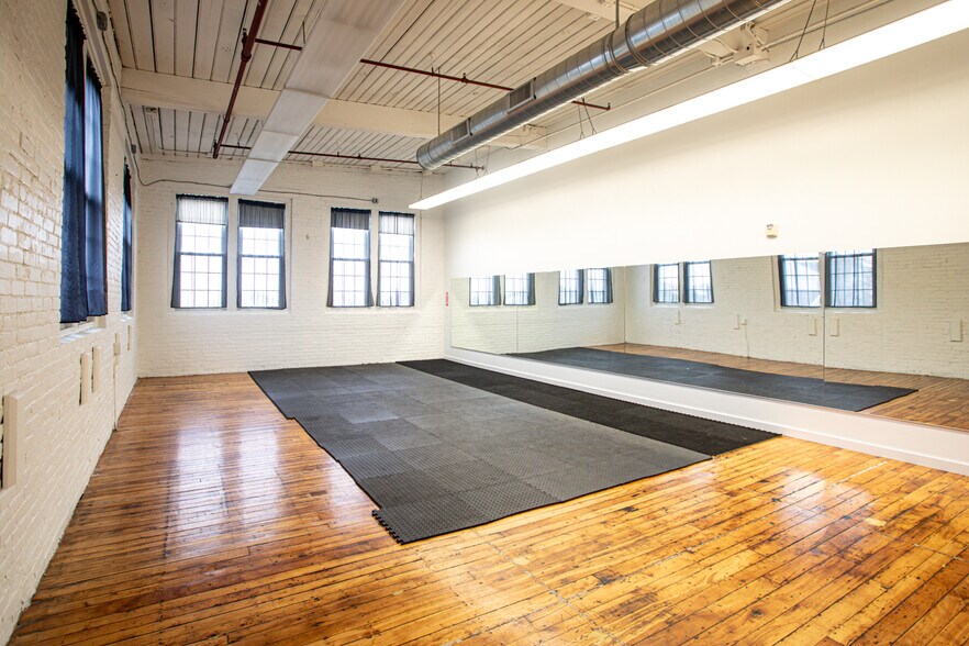 More Photos Of 145 Globe St, Fall River Office For Sale