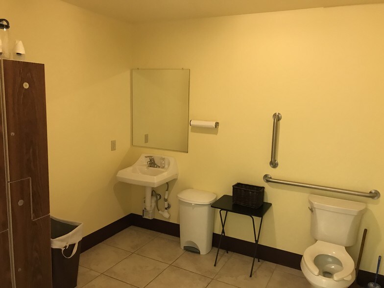 More Photos Of 5715 6th Ave, Kenosha Freestanding For Sale