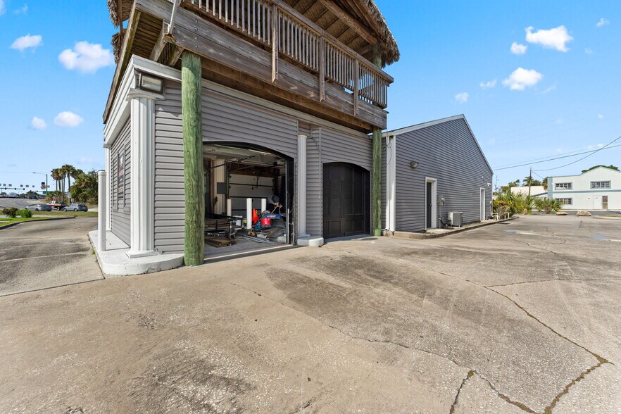 More Photos Of 340 King St, Cocoa Office For Sale