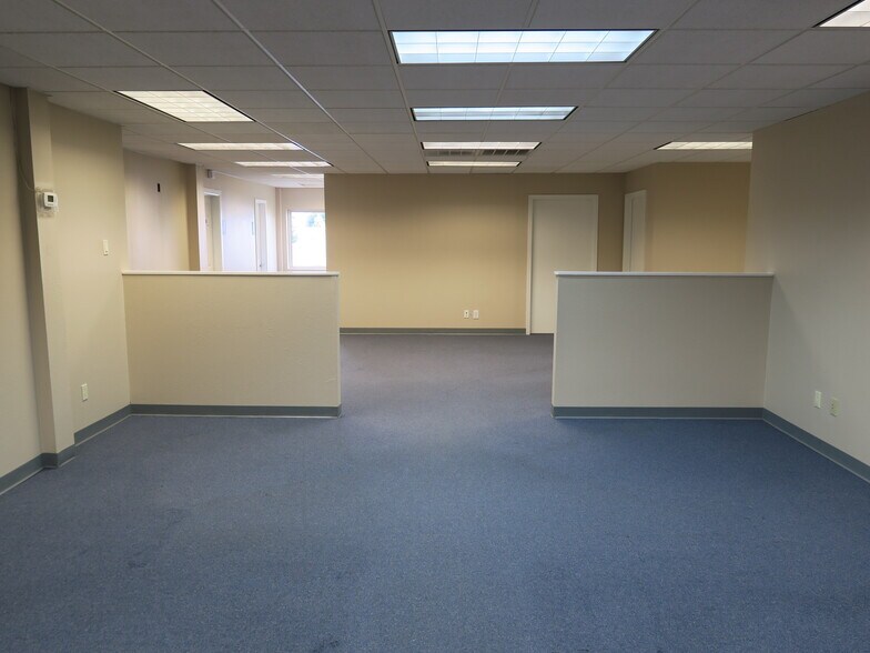 More Photos Of 5610-5613 Southwest Fwy, Houston Flex For Lease