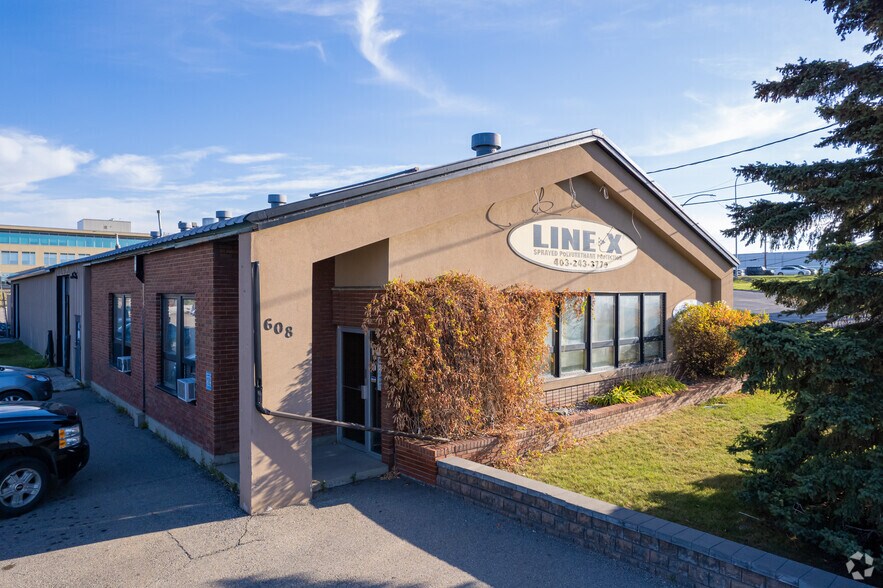 Primary Photo Of 608 42 Av SE, Calgary Light Distribution For Lease