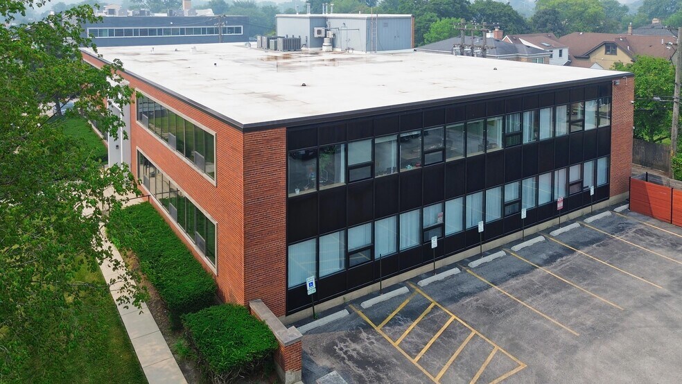 More Photos Of 7300 N Cicero Ave, Lincolnwood Loft Creative Space For Sale