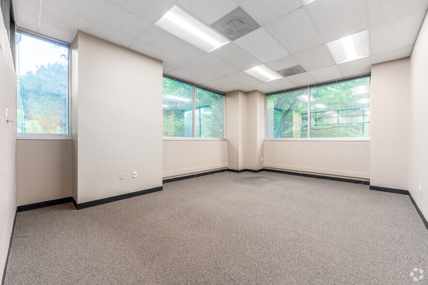More Photos Of 201 Defense Hwy, Annapolis Office For Sale