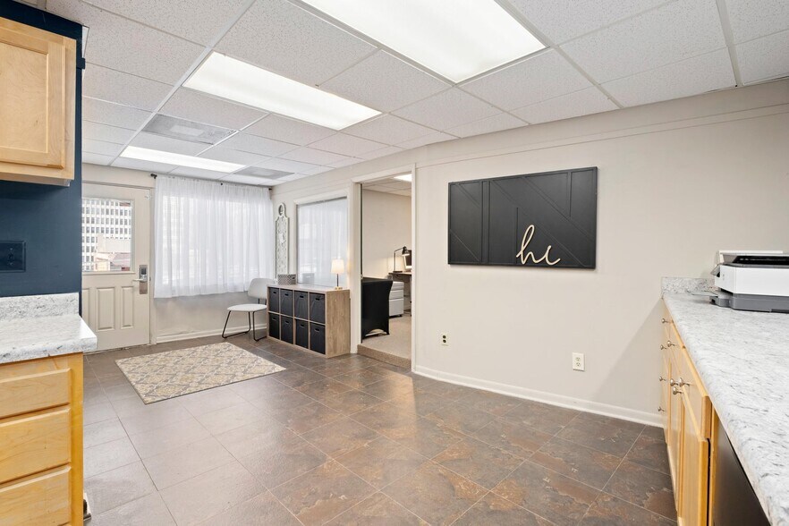 More Photos Of 22 Crescent St, Grand Rapids Apartments For Sale
