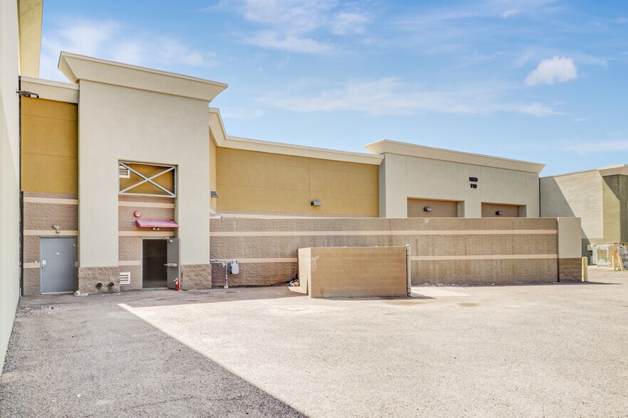 More Photos Of 1976 W Baseline Rd, Phoenix Storefront For Sale