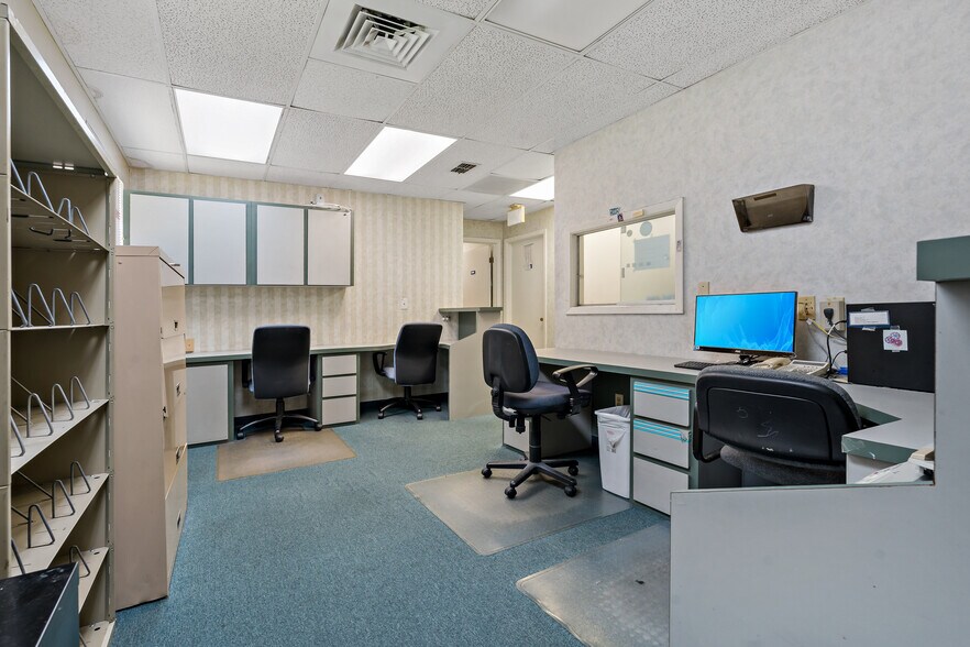 More Photos Of 3709 W Hamilton Ave, Tampa Medical For Sale