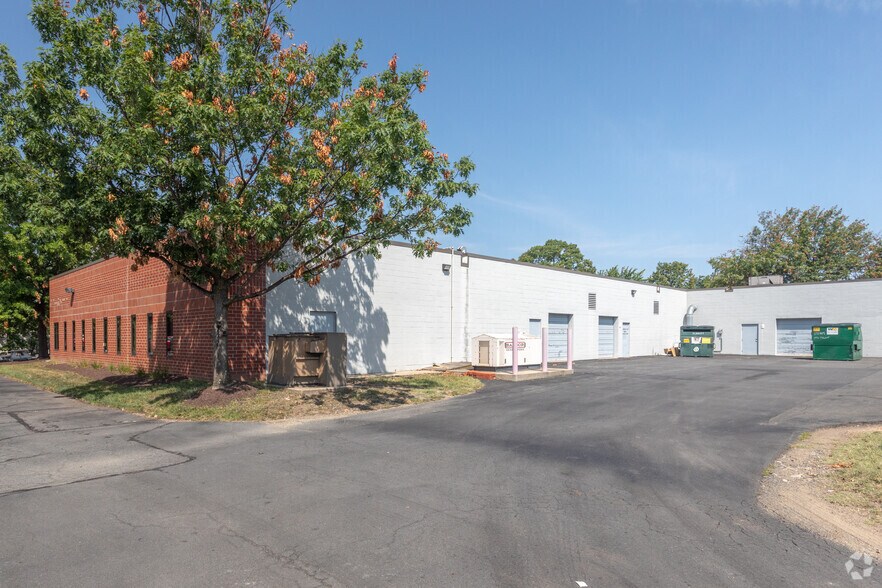 More Photos Of 103-105 Carpenter Dr, Sterling Research And Development For Lease