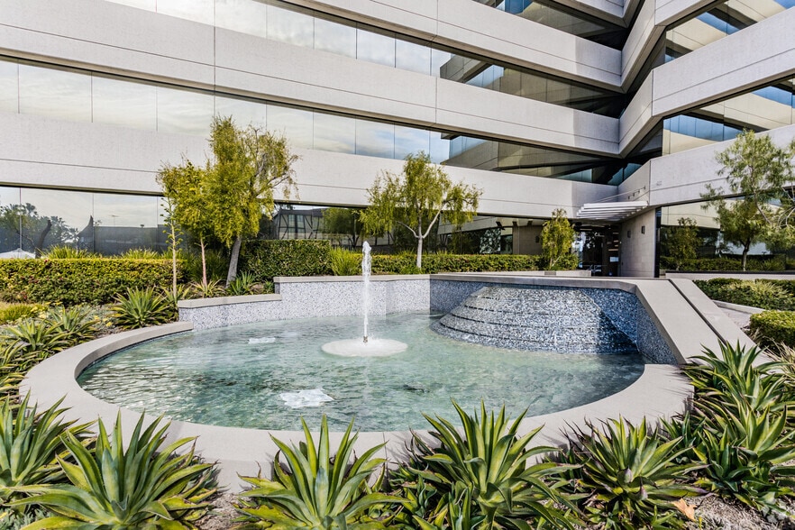 More Photos Of 888 Disneyland Dr, Anaheim Office For Lease