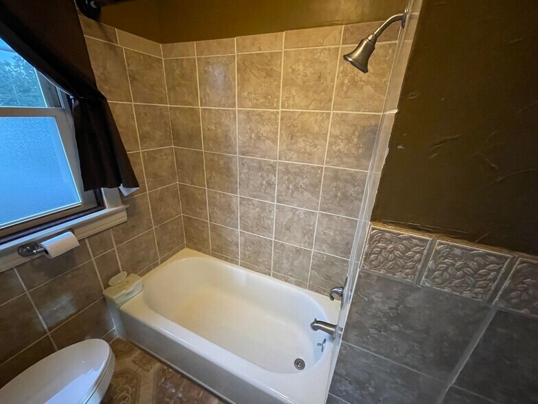 More Photos Of 6310 Highway 329, Crestwood Office For Lease