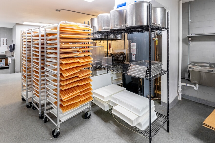 More Photos Of 711 W 8th St, Pueblo Manufacturing For Sale