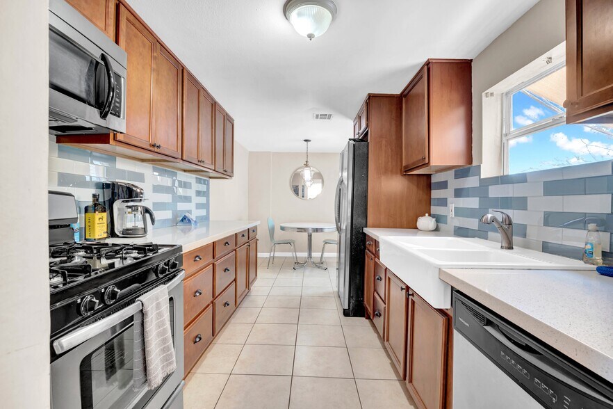 More Photos Of 712 E Pierce St, Phoenix Multifamily For Sale