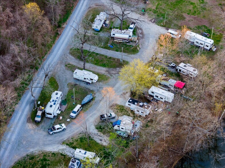 More Photos Of 9596 N 447 Rd, Spavinaw Trailer Camper Park For Sale