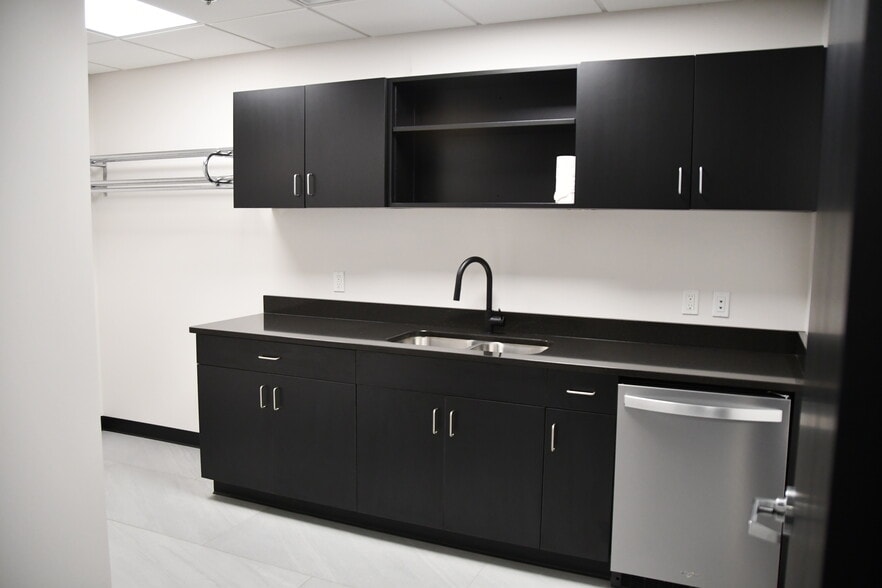 More Photos Of 203 S Lafayette St, Greenville Office For Lease