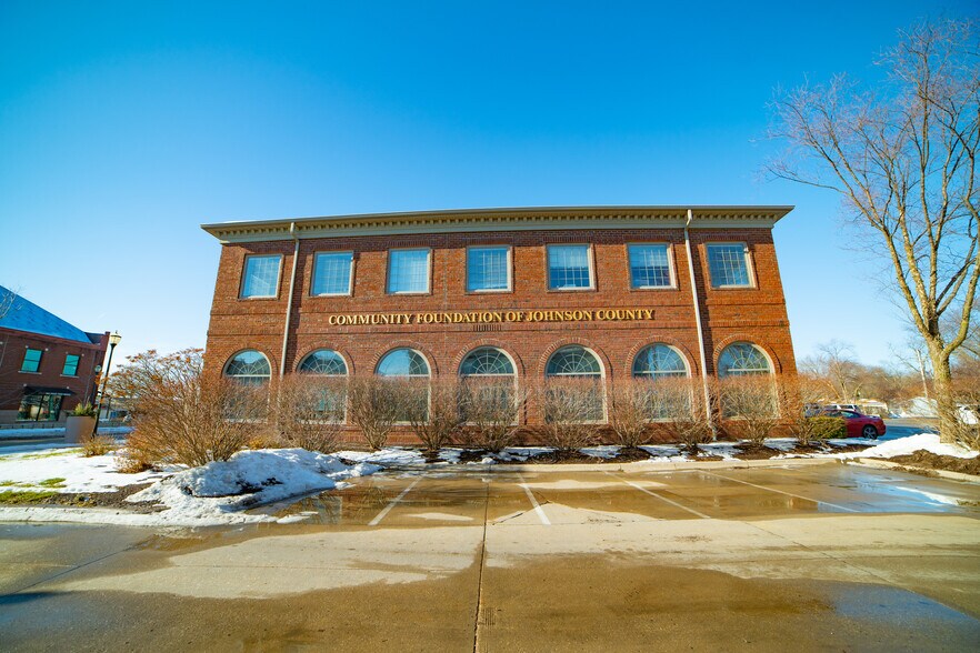 More Photos Of 501 12th Ave, Coralville Office For Lease