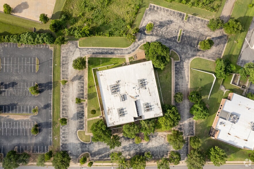 More Photos Of 8314 Cross Park Dr, Austin Office For Lease